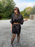 Robe noire satinée